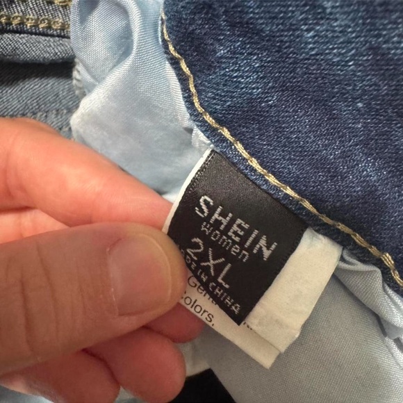 SHEIN Floral Blue Denim Jeans 🌸🌺💐 - Picture 3 of 7